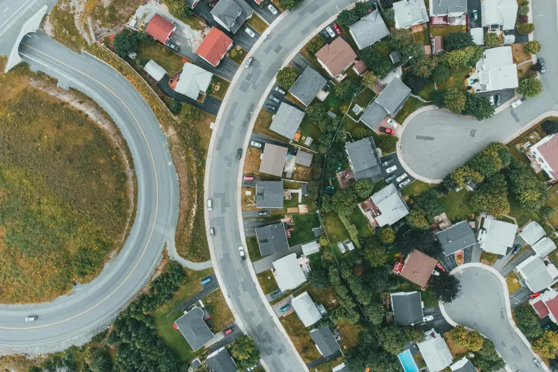 The Circle That Conquered America: How One Street Design Quietly Rewrote the Suburban Landscape