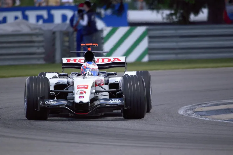 The Mirror That Started as a Cheat Code: How One Driver's Solo Racing Gamble Created America's Most Important Safety Feature